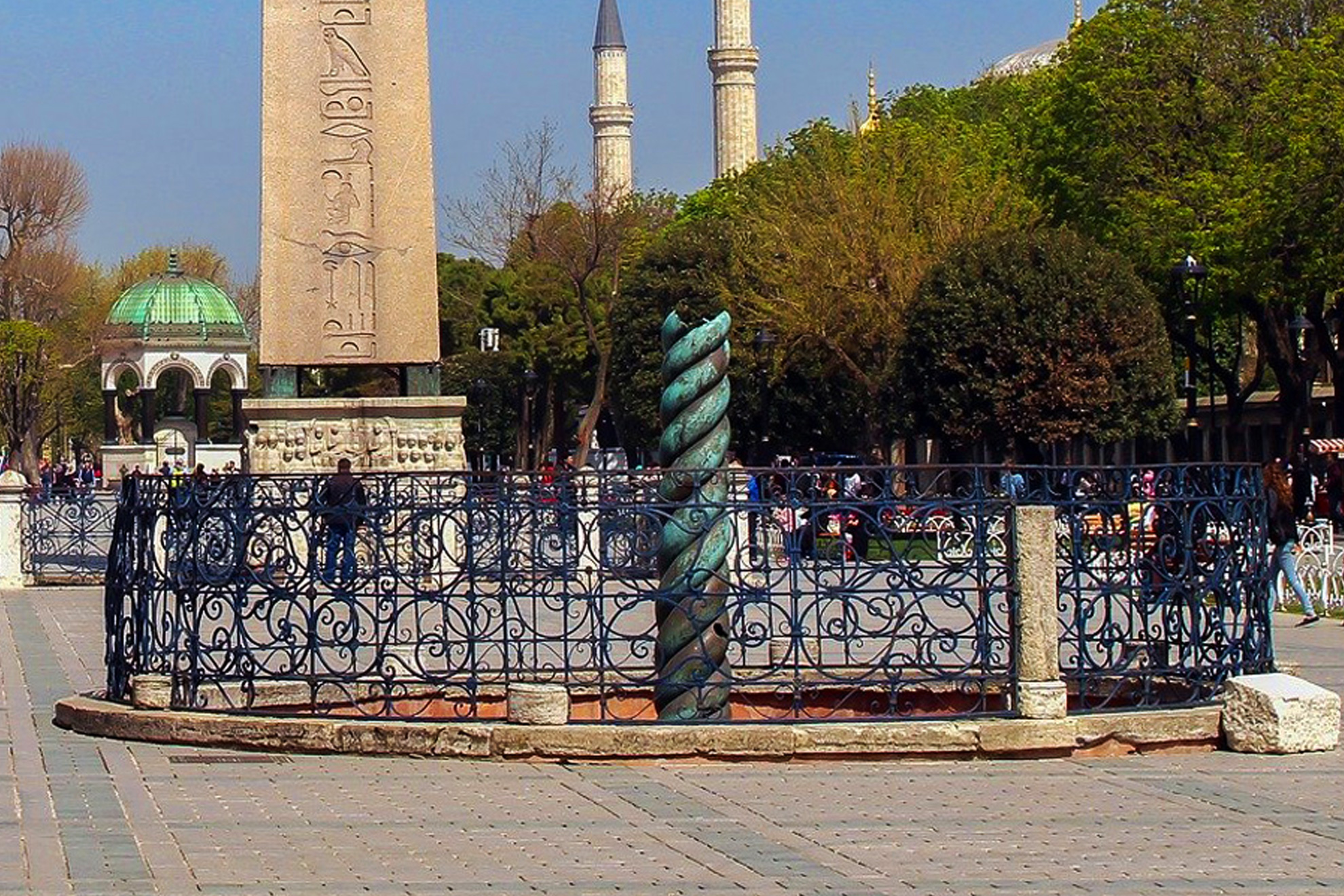 Истанбул - Църквата на първия ден от месеца - Змиевидната колона, Истанбул, Турция - "Snake column" or "Serpents column", Istanbul, Turkey